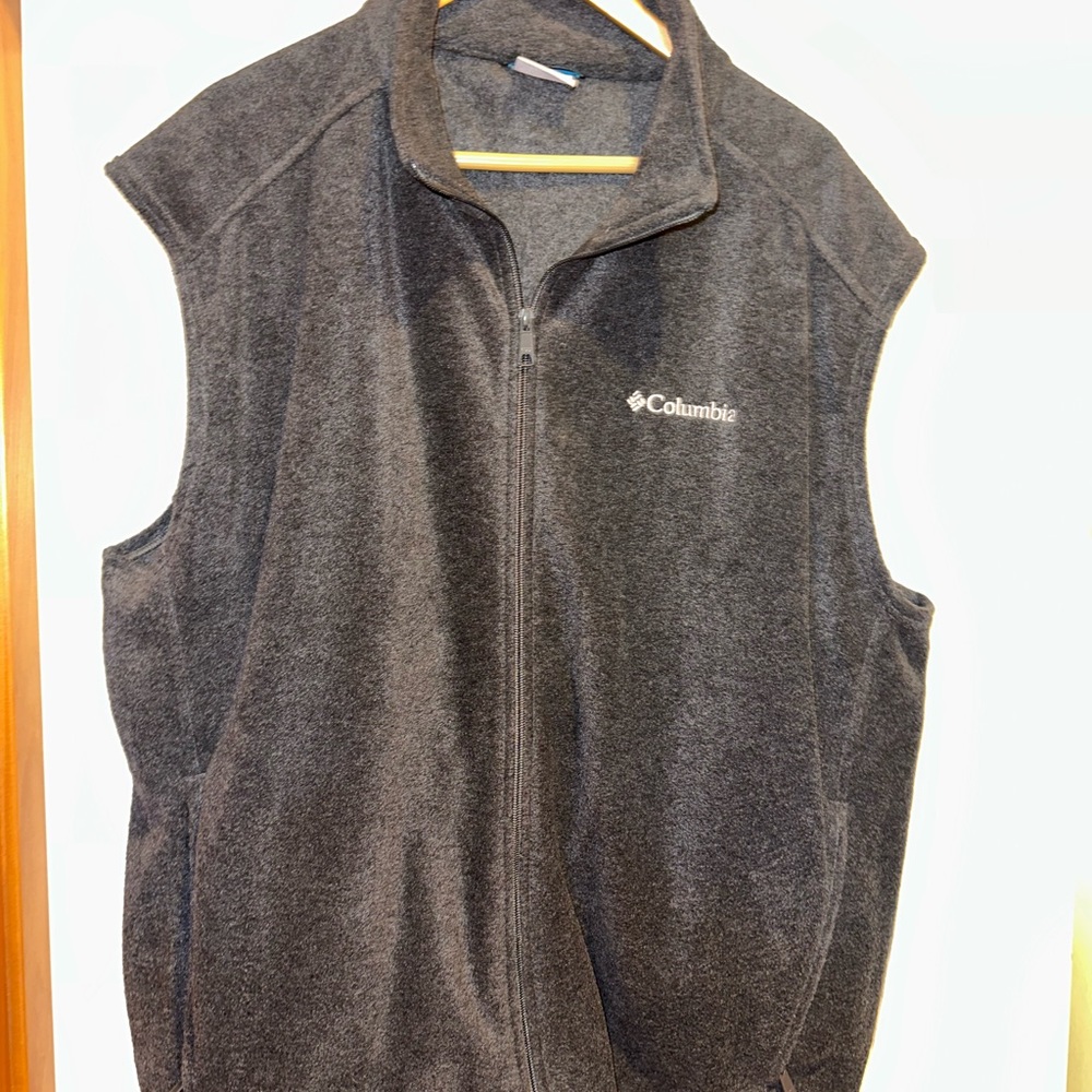 Columbia, men’s, fleece vest. Size: XXL